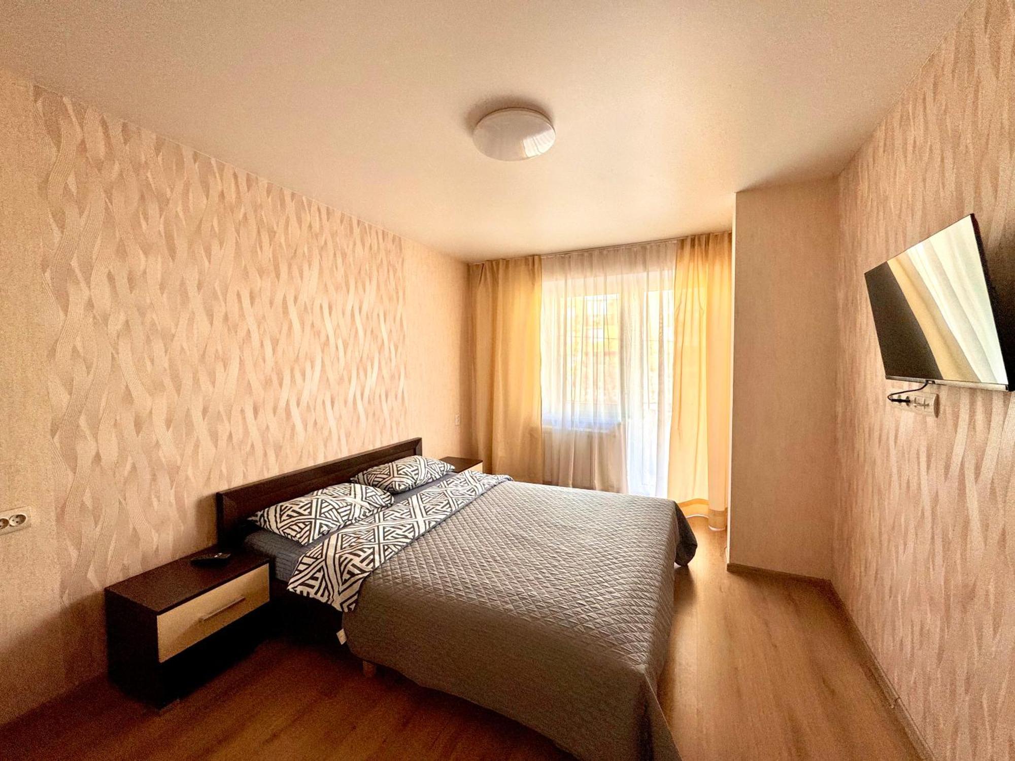 Flat Apartment Uzhhorod Bagian luar foto